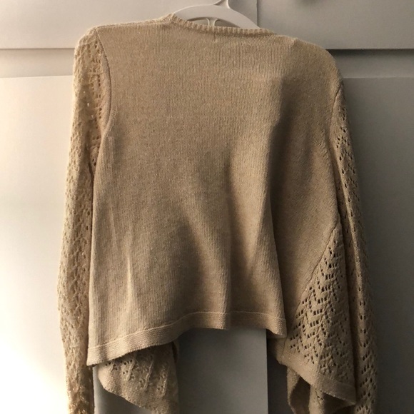 sweater - Picture 4 of 4